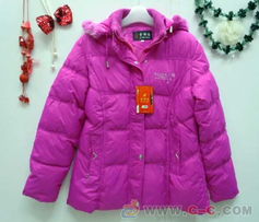 服装厂家倒闭潮下的机遇 品牌尾货女装批发市场解析与采购指南