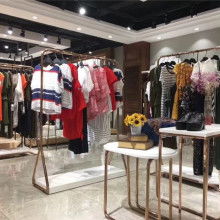 广州剪标品牌折扣女装批发走份 高性价比货源与批发策略解析